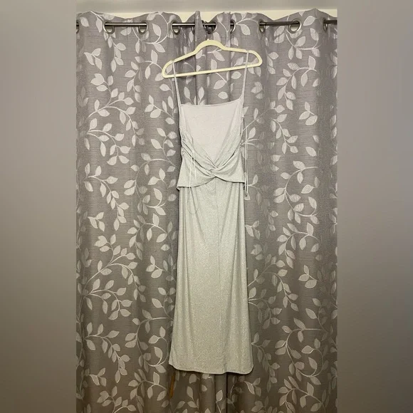 Reformation Breslin Knit Midi Dress Silver Sparkle Holiday Metallic -  threedaughtersproperties.com